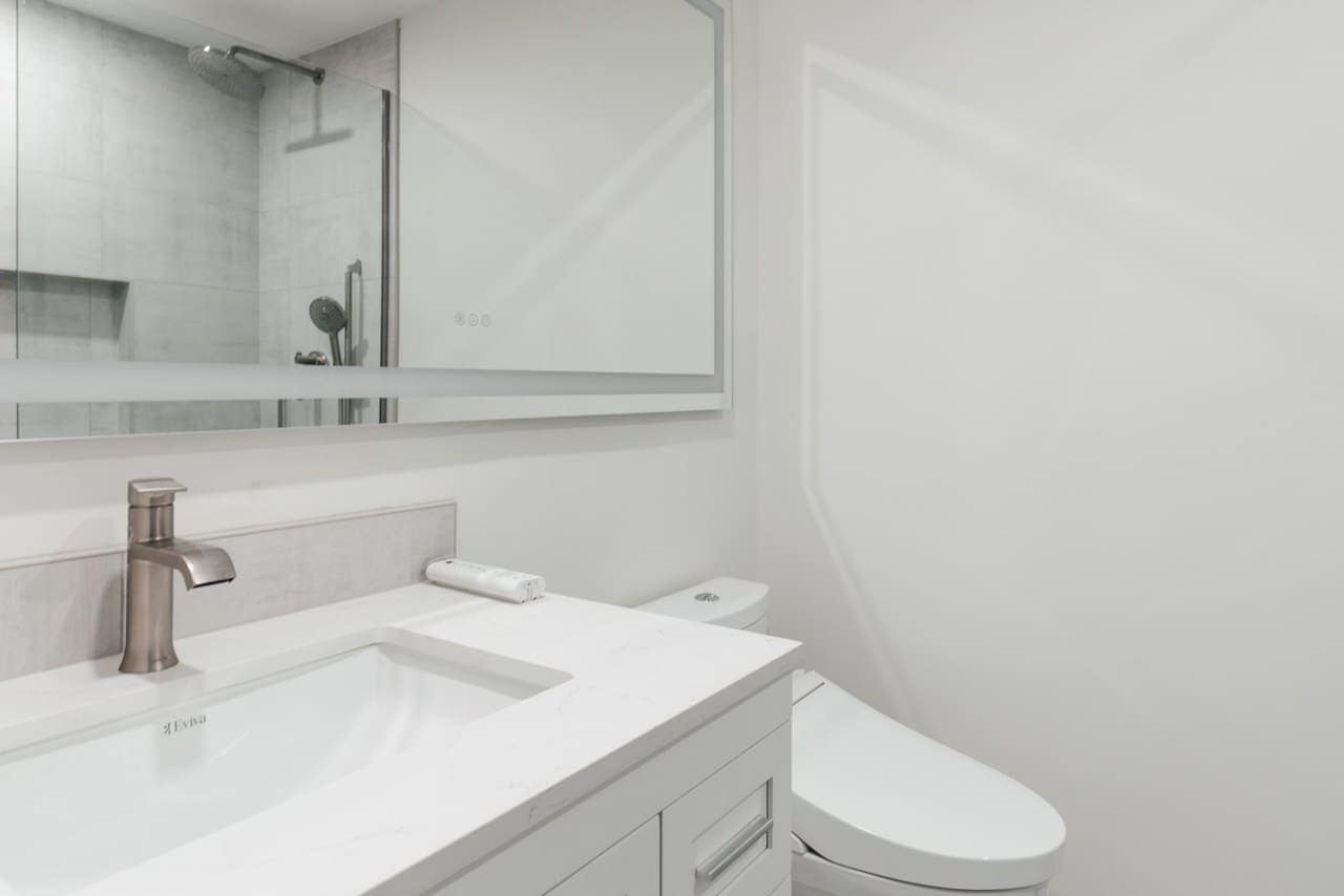 H1F1Ay19aJEUiqpHSowthw (1)