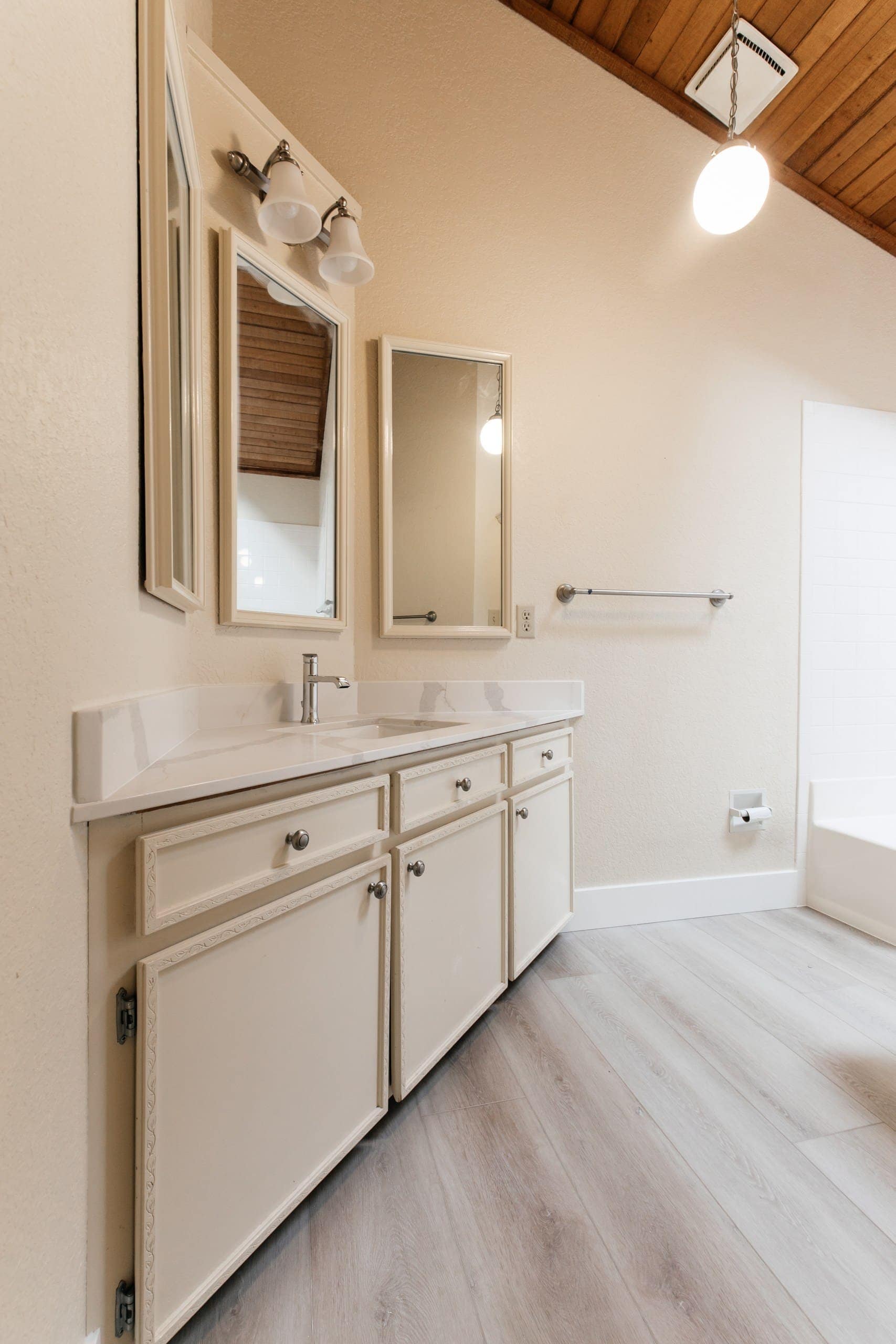 yJoZrDz4nd0lVHofNRSL1g